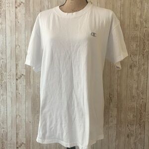 3/$15 ☮️ Champion White Short Sleeved T-Shirt